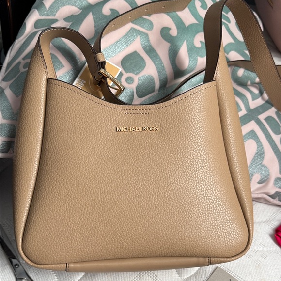 Michael Kors Tan Leather Shoulder Bag - Picture 1 of 2